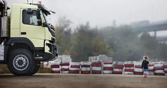 Volvo Trucks pregătește un nou clip viral, în stilul Epic Split