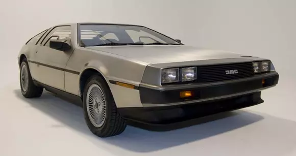 Modelul DeLorean DMC-12 revine pe piață