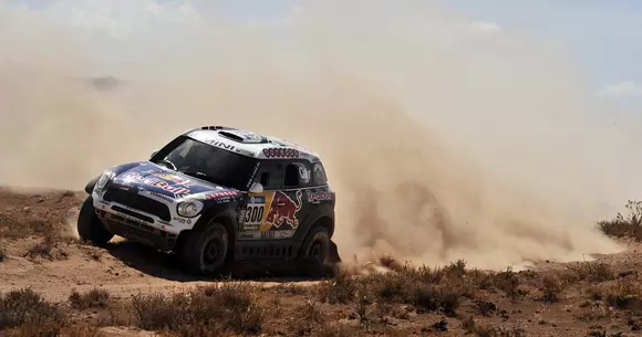 Dakar 2016 - Sebastien Loeb se răstoarnă, iar Al-Attiyah câștigă etapa