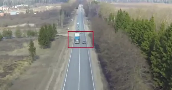 Poliția din Rusia folosește drone pentru a-i prinde pe cei care depășesc pe linia continuă