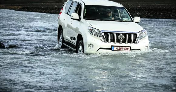 Toyota Land Cruiser: motorizare și cutie de viteze noi