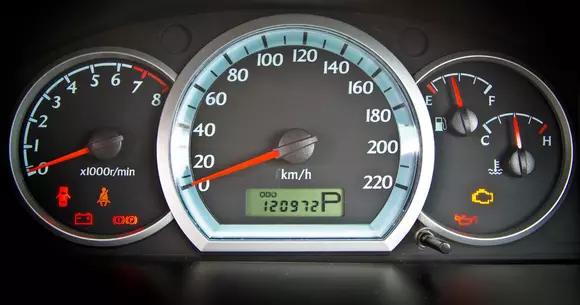 România - O afacere de peste 300 de milioane de euro pe an din piața neagră a kilometrilor