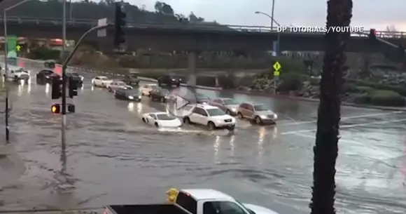 Un Lamborghini sfidează inundațiile