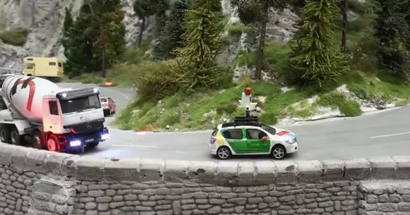 Mașinile Google Street, în miniatură. La ce au fost folosite | VIDEO