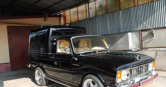 E o navă spațială sau o mașină? Ce a făcut un ucrainean dintr-un Moskvich 2715 | FOTO