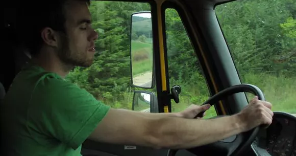 Șapte trucuri să nu adormi la volan