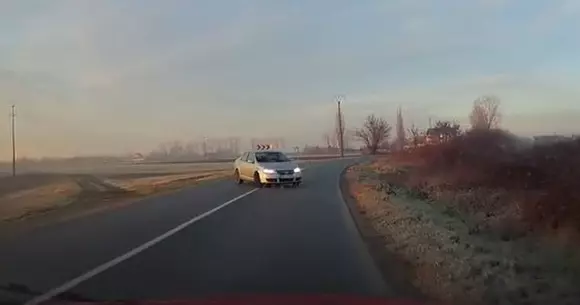 Iată de ce nu e bine să intri tare în viraje! | VIDEO