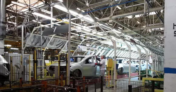 Vânzări auto în octombrie 2015: În ajun se îngrașă porcul