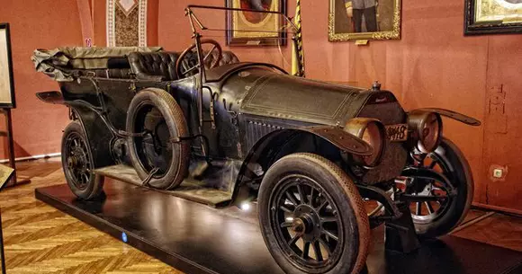 Povestea mașinii în care se afla arhiducele Franz Ferdinand, victima asasinatului din pricina căruia a pornit Primul Război Mondial