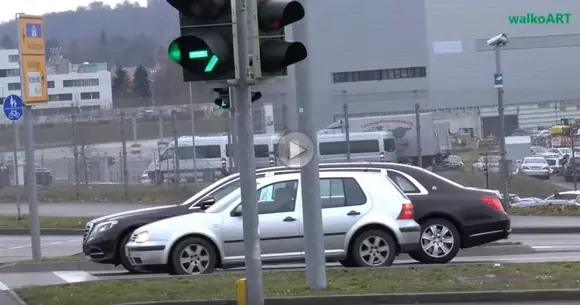 Mercedes-Maybach S600 Pullman surprins pe străzi