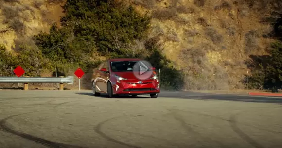 Toyota promovează noul Prius în reclama pentru SuperBowl 50