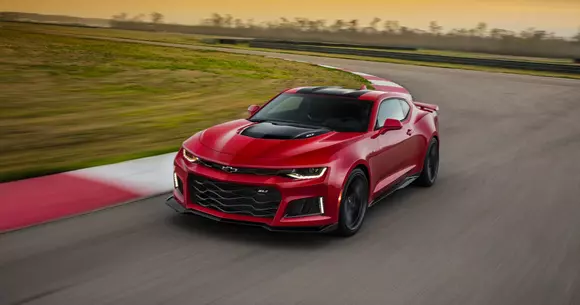 Chevrolet Camaro ZL1 are 640 CP și o cutie automată cu 10 rapoarte