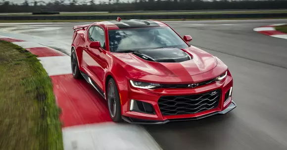 Noul Camaro ZL1 a parcurs un tur pe Nurburgring în 7 minute și 29,6 secunde. Koenigsegg CCX este doar unul dintre supercar-urile depășite