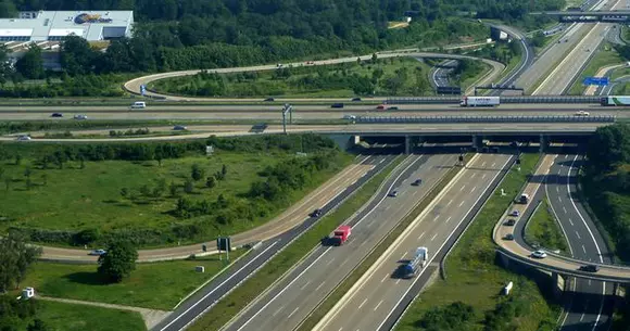 Întreg tronsonul de autostradă Sibiu - Piteşti pe SEAP în octombrie