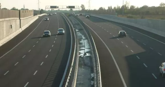 Ministrul Transporturilor spune că în 2017 vom inagura de zece ori mai mulți kilometri de autostradă