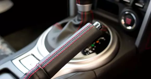 Trei obiceiuri zilnice care îți strică mașina