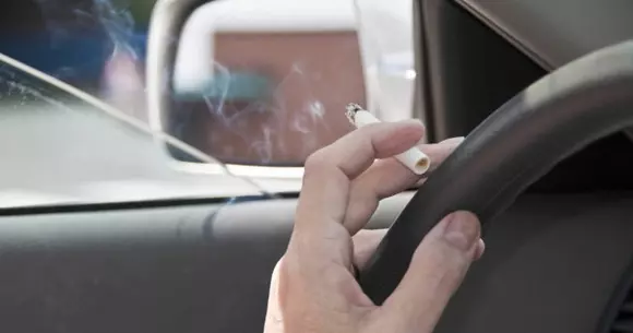 Se fumează sau nu în mașină?