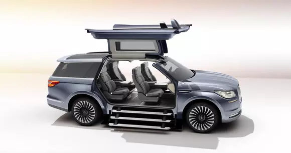 Conceptul care anunță viitorul Lincoln Navigator a ajuns la New York. Și are portiere gullwing