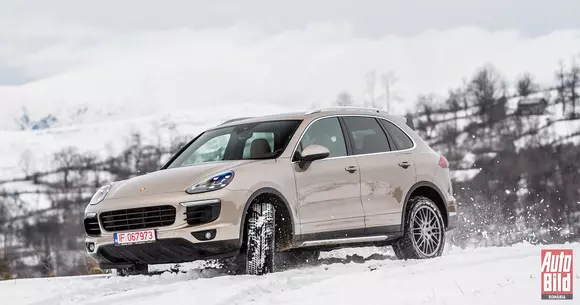 România: 952 de exemplare Porsche Cayenne sunt rechemate în service