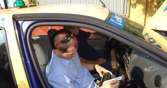 UPDATE: Vrei taxi la Henri Coandă? Stai și așteaptă! Mașinile cu un volum al portbagajului mai mic de 500 de litri nu mai au voie să staționeze în aeroport