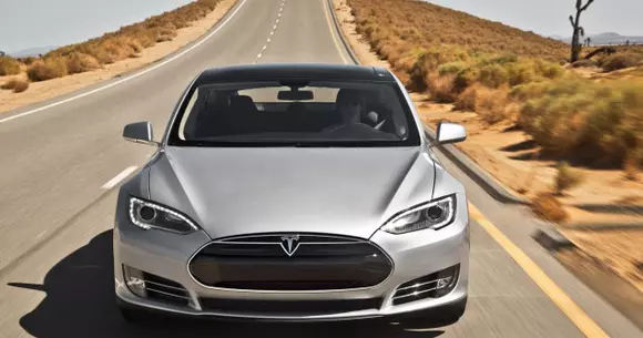 Tesla Model S facelift ar putea debuta săptămâna aceasta. Update: Primele fotografii neoficiale