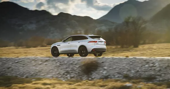 Zvonuri și iar zvonuri. BMW, Ford și Jaguar Land Rover au în plan dezvoltarea unei fabrici de baterii