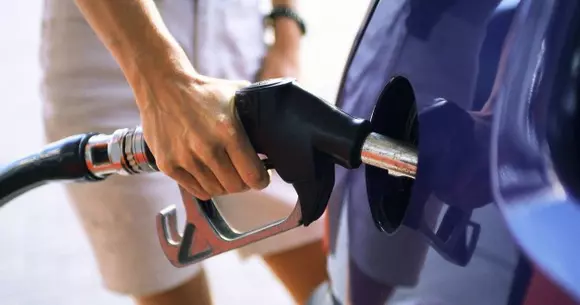 Cât carburant au consumat românii în trei luni