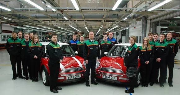 MINI împlinește 15 de ani de la relansarea sub stindardul BMW