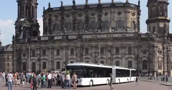 Cum arată cel mai lung autobuz din lume? | VIDEO