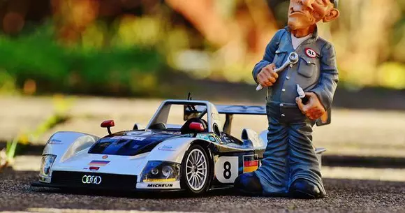 Cinci bancuri cu Bulă și mașina sa