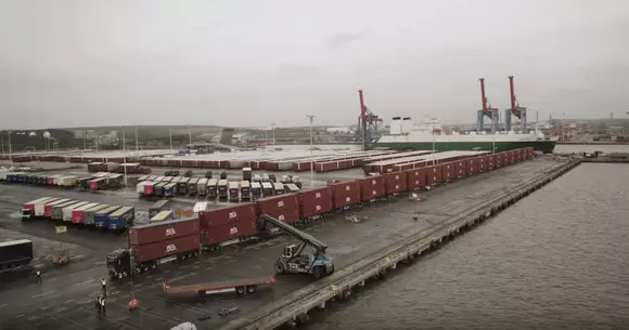 Volvo mai sparge o barieră. Un camion suedez a tractat o încărcătură de 750 de tone