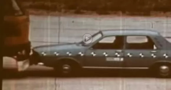 Crash test cu o Dacia 1300