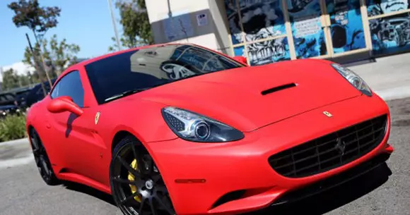 Știi de unde vine căluțul cabrat, logo-ul Ferrari?