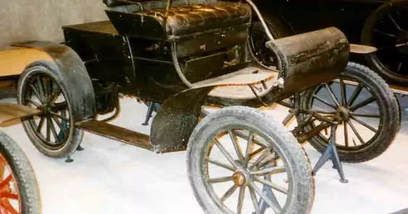 Istorie fără volan. Povestea primului automobil de serie din Statele Unite