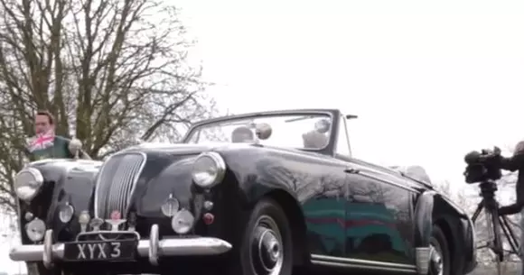 Un automobil al Prințului Philip, vândut pentru 350.000 de lire sterline | VIDEO