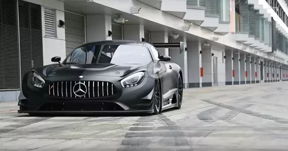 Sunet divin: AMG GT-RR pe circuit