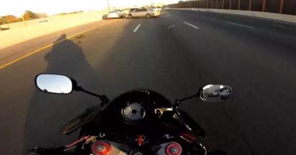 De ce nu e indicat întotdeauna să frânezi pentru a evita un accident! Uneori, e mai bine să accelerezi! | VIDEO