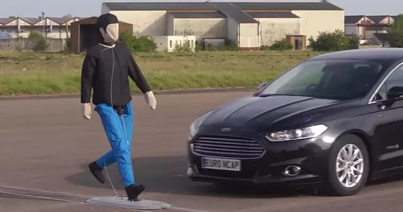 Top 5 - Mașini care au grijă de pietoni în cazul unui accident