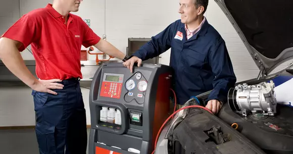 (P) Denso îți explică cei șapte paşi esenţiali pentru servisarea sistemului de aer condiționat