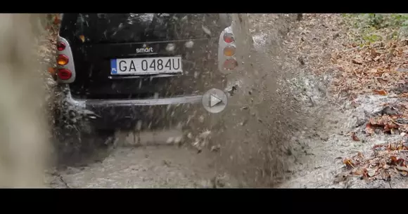 Un ucrainian a transformat un smart într-un adevărat off-roader