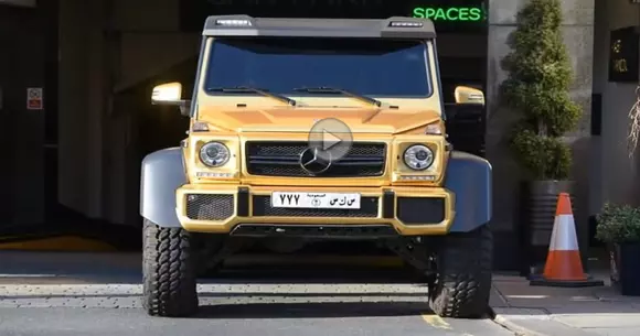 Viață de milionar: O flotă de vehicule acoperite cu aur au debarcat în Londra