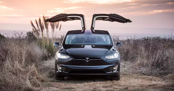 Tesla Model X are probleme cu ultimul rând de scaune. Recall pentru vehiculele produse până în martie