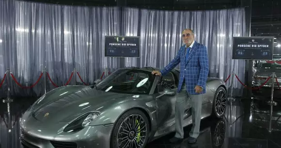 Un blogger din Marea Britanie rămâne impresionat de colecția de mașini a lui Ion Țiriac