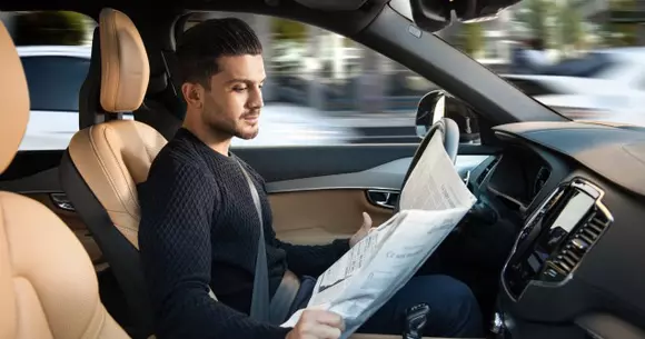 Sondaj: șoferii nu vor mașini autonome