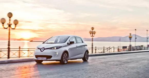 Ai mașină electrică sau hibridă? Ai acces gratuit în parcările publice din București