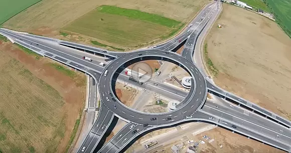 Primul sens giratoriu suspendat din România a fost deschis oficial