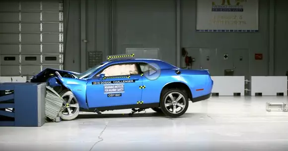 Muscle car-uri în teste de siguranță. Cum se comportă vehiculele iconice ale Americii