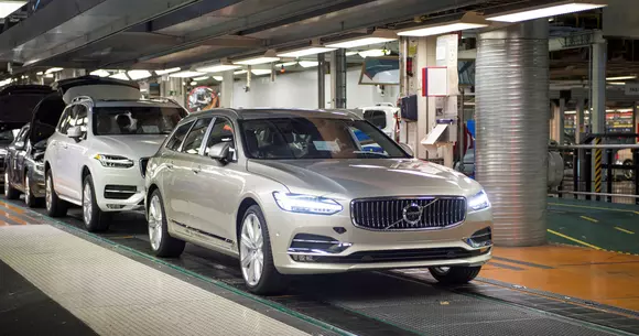 Primul Volvo V90 a ieșit de pe linia de asamblare