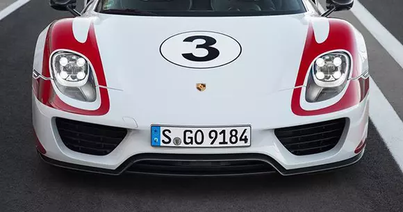 Un Porsche 918 Spyder a fost furat dintr-un showroom din America