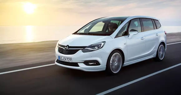 Opel Zafira a primit haine noi, asortându-se cu recent lansata Astra